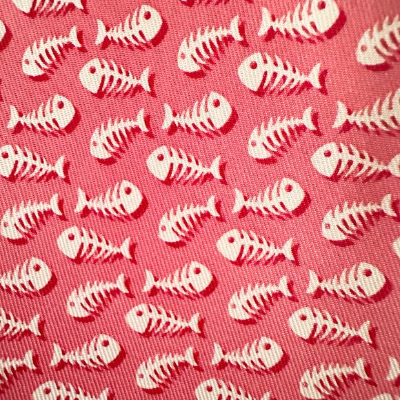 Vineyard Vines Martha's Handpicked Shep Ian Salmon Pink Fish Bones Silk Tie - Picture 3 of 7